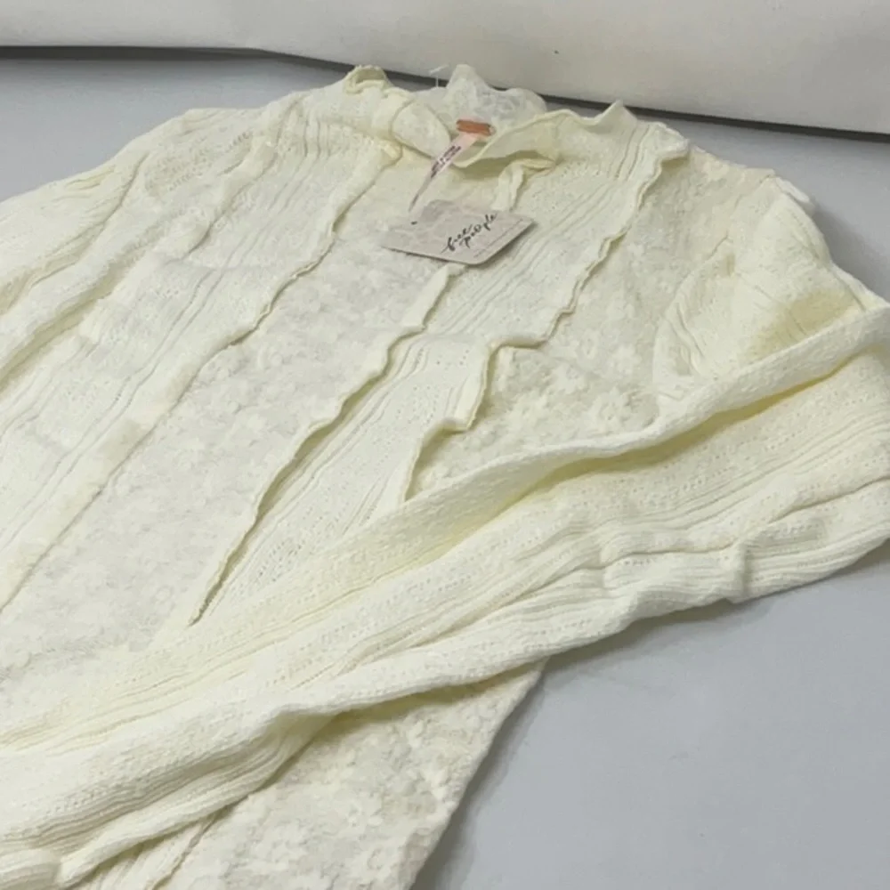 NWT women’s Free People Gardenia blouse, size XS - Picture 5 of 11